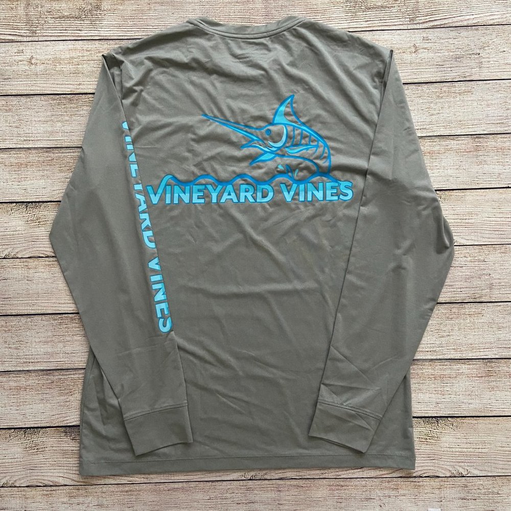 ❌ SOLD ❌ Men's Gray Vineyard Vines Performance Long Sleeve Shirt Sz. S